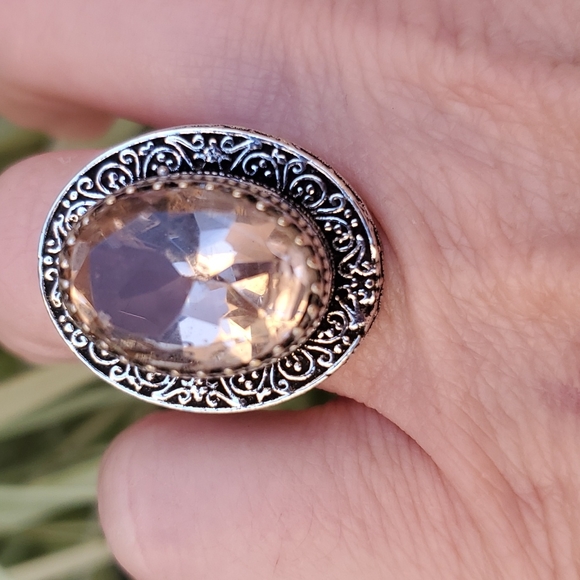 New Morganite Silver Statement Ring. - Picture 2 of 16